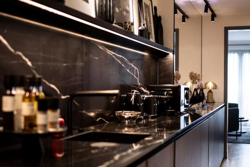 Appartement De Luxe Avenue Montaigne Paris Exterior foto